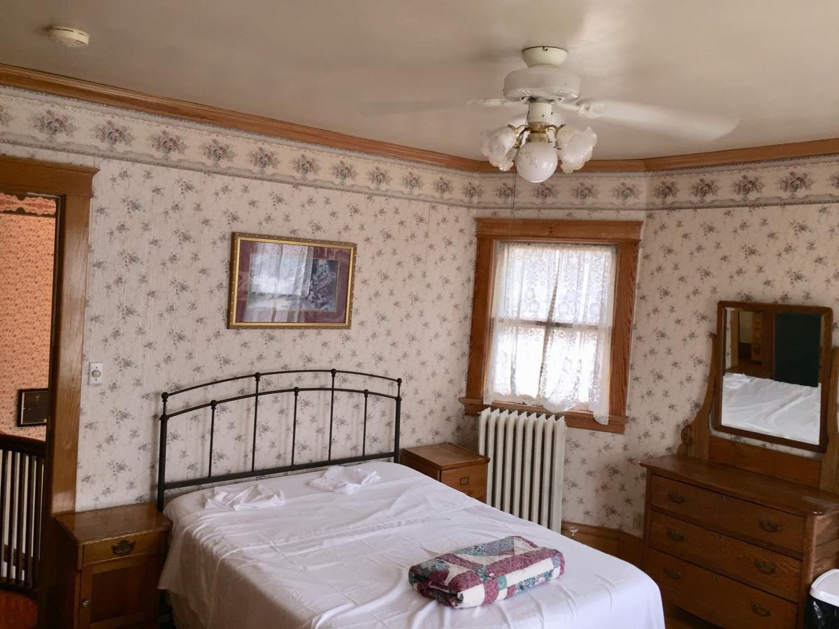 Scarlett House Victorian B & B Janesville Extérieur photo