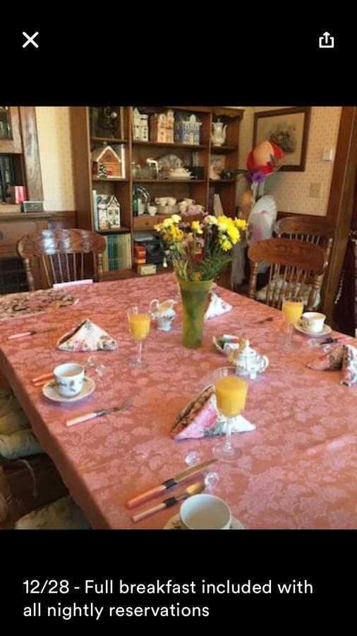 Scarlett House Victorian B & B Janesville Extérieur photo
